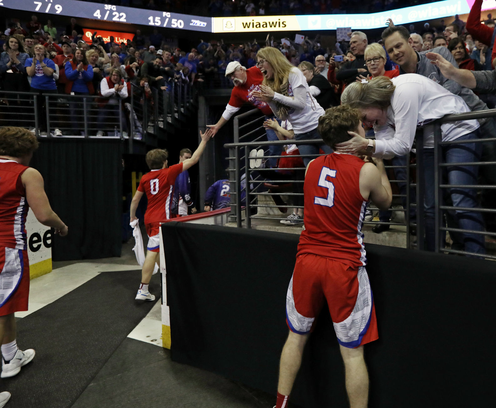 New Glarus 44, Manitowoc Roncalli 41